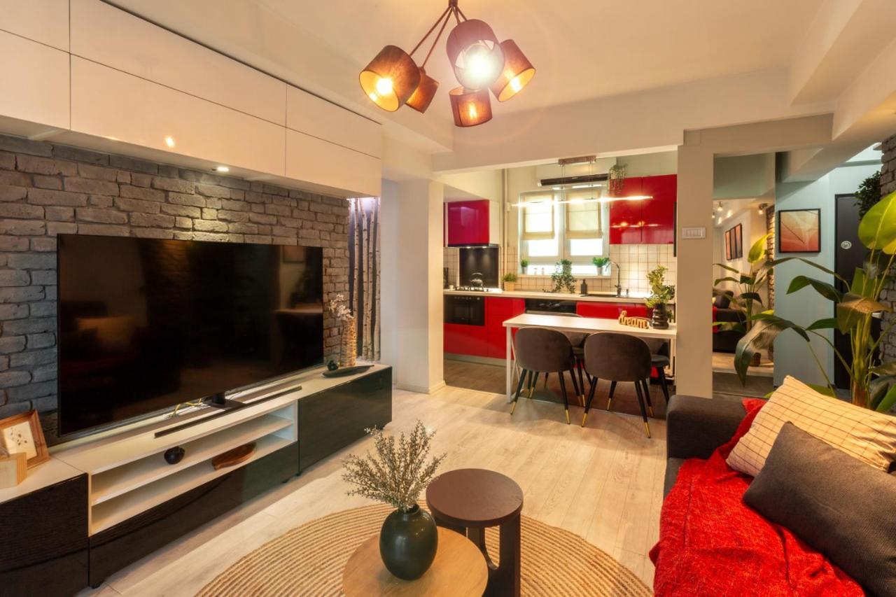 Modern 1Br Apt In The Old Town: The Perfect Choice Bucarest Esterno foto