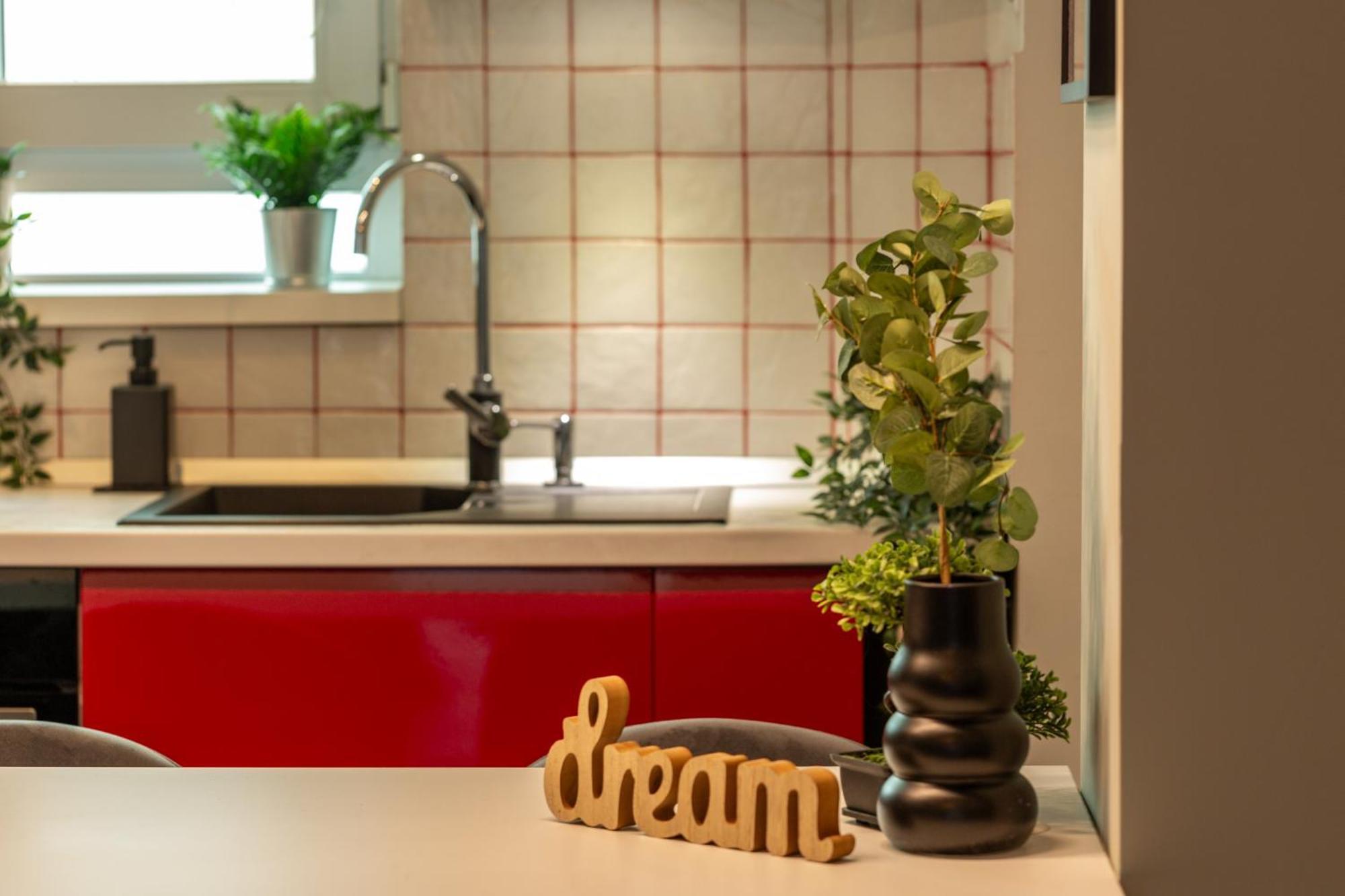 Modern 1Br Apt In The Old Town: The Perfect Choice Bucarest Esterno foto