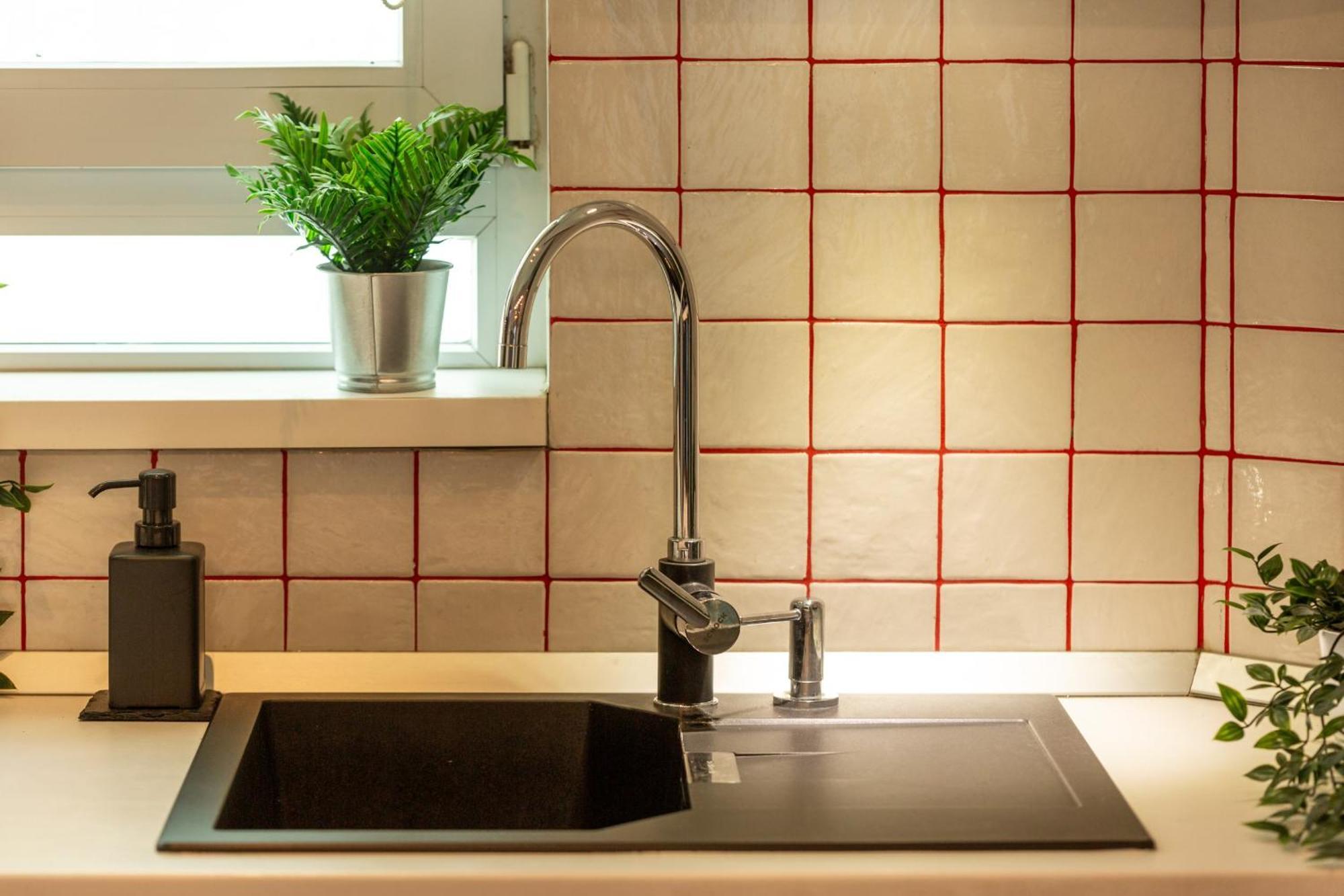 Modern 1Br Apt In The Old Town: The Perfect Choice Bucarest Esterno foto